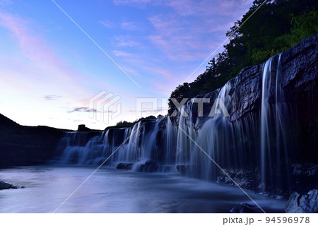 夏の黒滝 94596978