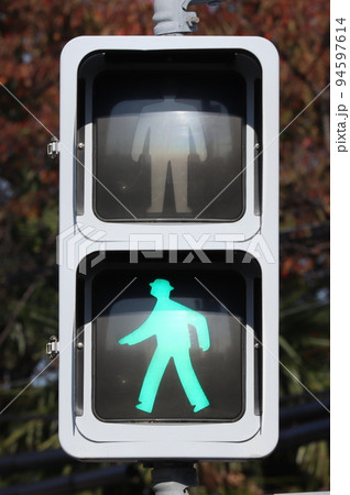 本物　歩行者用信号機 コイト電工 製品・技術│交通システム機器|歩行者用交通信号灯器