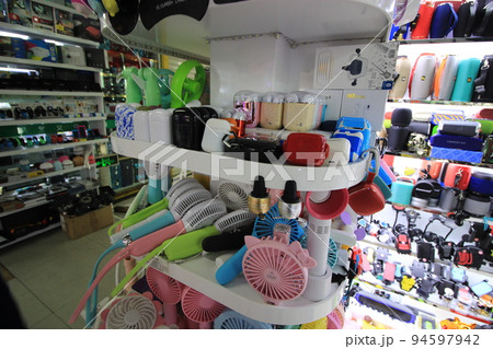 世界に誇る「雑貨の都」 中国仕入れの聖地 義烏国際市場 潜入捜査 スマホアクセサリー、フィギュア 世界に誇る「雑貨の都」 中国仕入れの聖地 義烏国際市場 潜入捜査 スマホアクセサリー、フィギュア 94597942