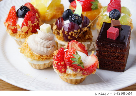 プチケーキ ケーキバイキング プチケーキ ケーキバイキング 94599034
