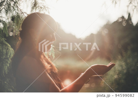 光に包まれて 光に包まれて 94599082