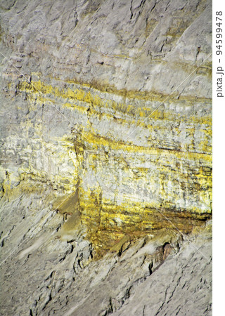 インドネシア、ジャワ島の聖山、ブロモ山 94599478