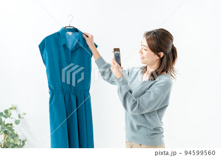 中古　古着　リユース　スマートフォン　女性 94599560