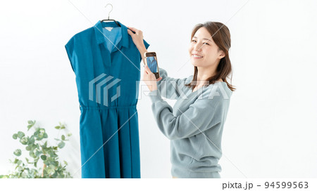 中古　古着　リユース　スマートフォン　女性 94599563