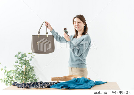 中古　古着　リユース　スマートフォン　女性 94599582