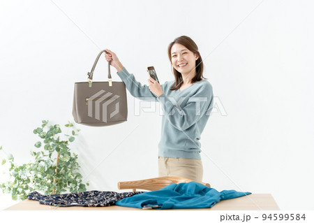 中古　古着　リユース　スマートフォン　女性 94599584