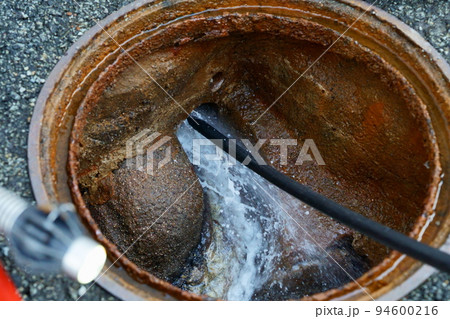 高圧洗浄　排水管　工事　トイレ　01 94600216
