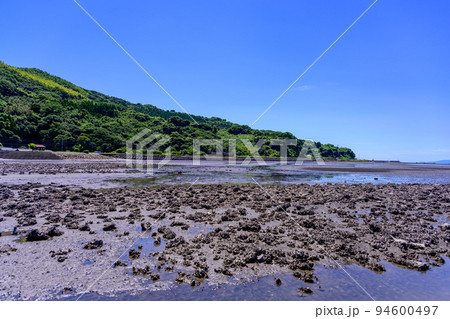 美しい夏の住吉海岸・長部田海床路（ながべたかいしょうろ）風景　　観光名所 94600497