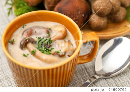 きのこのクリームスープ 94600762