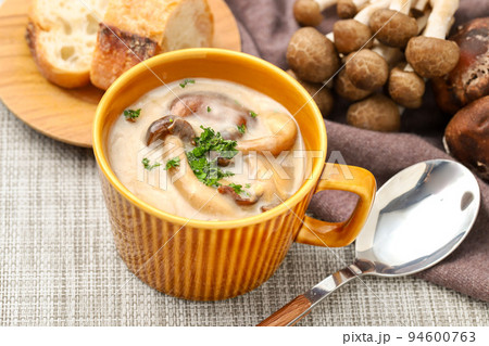 きのこのクリームスープ 94600763