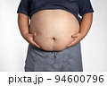 太った男性の腹（正面） 94600796