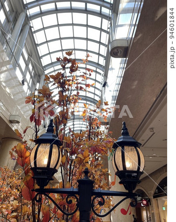 大阪梅田の地下街2022.09.24撮影 94601844