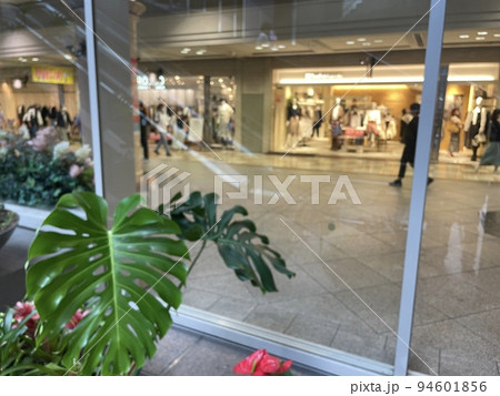 大阪梅田の地下街2022.09.24撮影 94601856