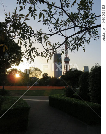 夕暮れ時の東京 夕暮れ時の東京 94603282