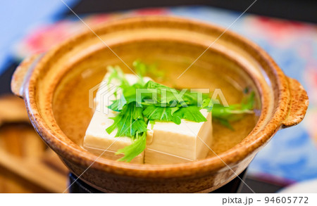 湯豆腐 豆腐 あったかい 冬 【 冬 の 料理 の イメージ 】 湯豆腐 豆腐 あったかい 冬 【 冬 の 料理 の イメージ 】 94605772