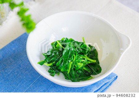 茹でたバジル 茹でたバジル 94608232