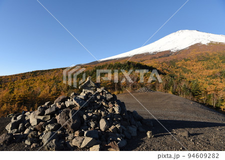 静かな富士山 静かな富士山 94609282
