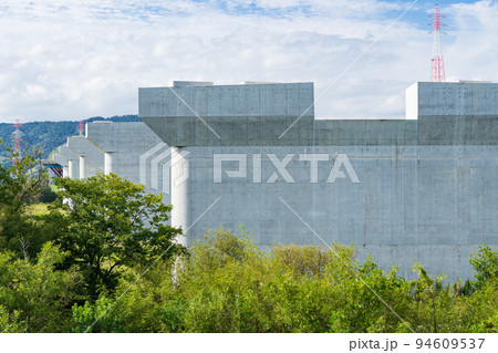 大阪府　新名神高速道路　淀川東高架橋工事 94609537