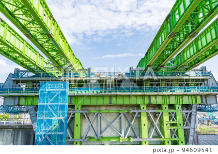 大阪府　新名神高速道路　淀川東高架橋工事 94609541