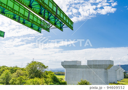 大阪府　新名神高速道路　淀川東高架橋工事 94609552