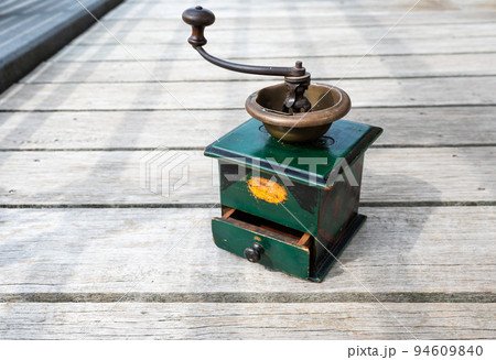 Jette, Brussels, Belgium, Isolated vintage coffee grinder Jette, Brussels, Belgium, Isolated vintage coffee grinder 94609840
