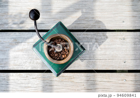 Jette, Brussels, Belgium, Isolated vintage coffee grinder Jette, Brussels, Belgium, Isolated vintage coffee grinder 94609841