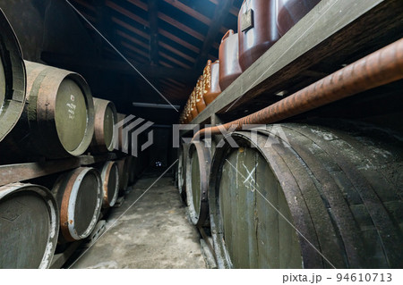 焼酎製造所　樽 94610713