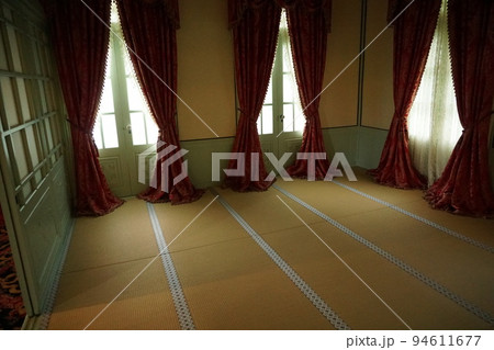 松江城公園内の興雲閣の畳の貴顕室 松江城公園内の興雲閣の畳の貴顕室 94611677