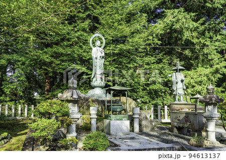 岩殿観音　正法寺　境内　埼玉県東松山市 94613137
