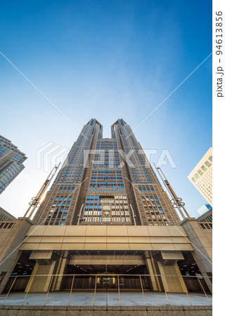 青空・東京都・東京都庁 94613856