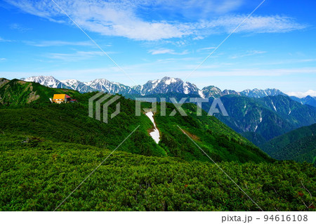 北アルプス 爺ヶ岳への登山道から見る種池山荘と立山.剱岳方面 北アルプス 爺ヶ岳への登山道から見る種池山荘と立山.剱岳方面 94616108