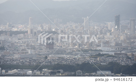 JR広島駅周辺を含む広島市中心部、広島市安芸区の愛宕神社から撮影 JR広島駅周辺を含む広島市中心部、広島市安芸区の愛宕神社から撮影 94616172