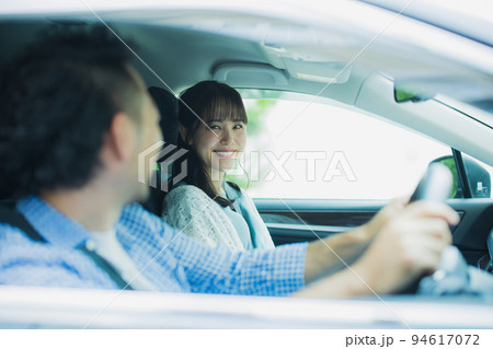 ドライブ　カップル 94617072
