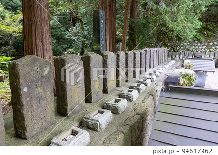 白虎隊隊士の墓所　会津若松市飯盛山 94617962
