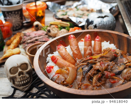 ハロウィンキャンプにて指ウインナービーフストロガノフ 94618040