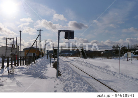 根室本線 庶路駅 ホーム2 2020年3月 94618941