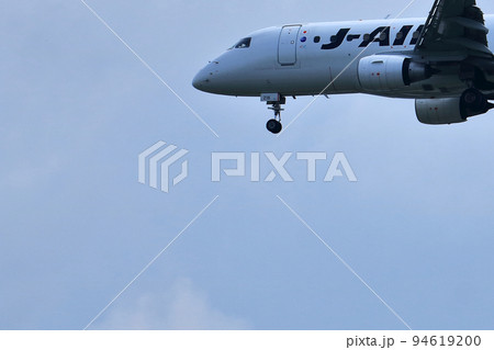 大阪国際空港　JAL　飛行機　着陸態勢　千里川尻 94619200