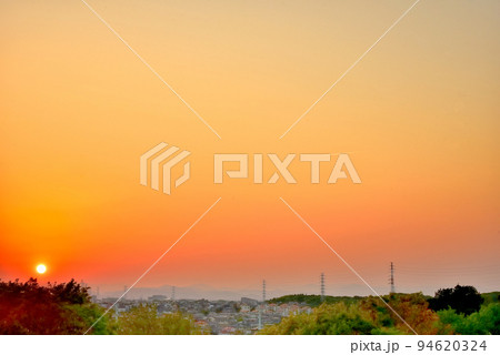 真っ赤に燃える春の夕焼け 真っ赤に燃える春の夕焼け 94620324