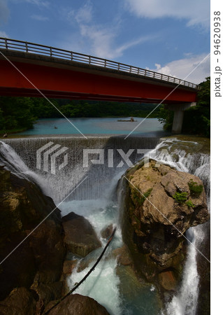 東北 岩手県一関の 厳美渓 周辺の 風景 東北 岩手県一関の 厳美渓 周辺の 風景 94620938