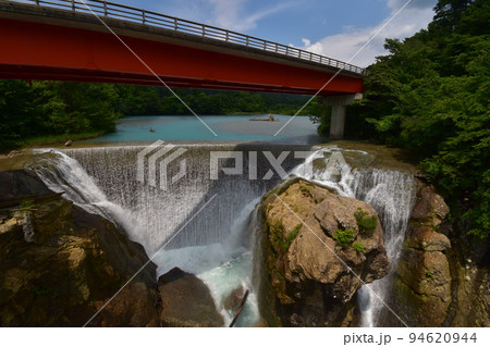 東北　岩手県一関の　厳美渓　周辺の　風景 94620944