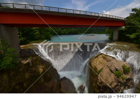 東北 岩手県一関の 厳美渓 周辺の 風景 東北 岩手県一関の 厳美渓 周辺の 風景 94620947