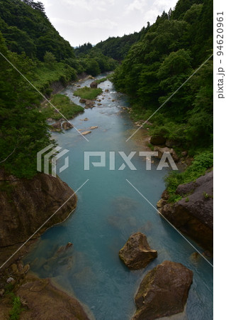 東北　岩手県一関の　厳美渓　周辺の　風景 94620961