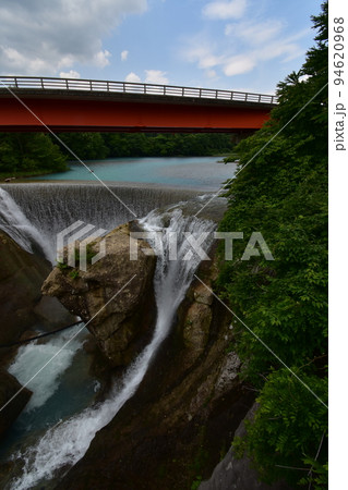 東北 岩手県一関の 厳美渓 周辺の 風景 東北 岩手県一関の 厳美渓 周辺の 風景 94620968