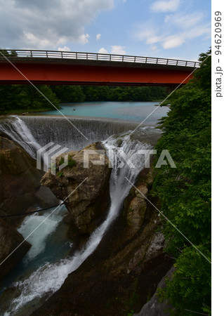 東北 岩手県一関の 厳美渓 周辺の 風景 東北 岩手県一関の 厳美渓 周辺の 風景 94620969