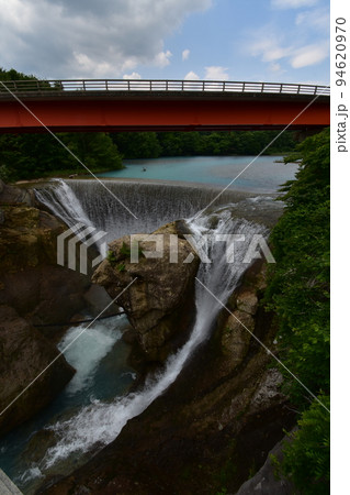 東北 岩手県一関の 厳美渓 周辺の 風景 東北 岩手県一関の 厳美渓 周辺の 風景 94620970