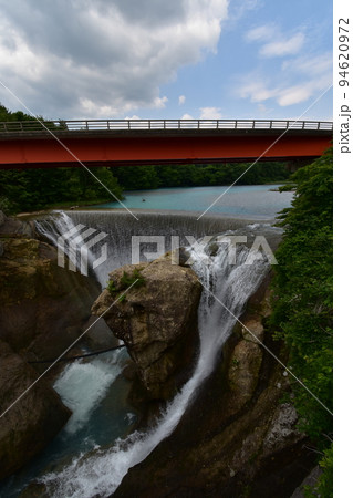 東北 岩手県一関の 厳美渓 周辺の 風景 東北 岩手県一関の 厳美渓 周辺の 風景 94620972