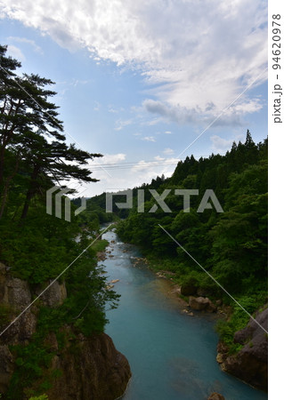 東北 岩手県一関の 厳美渓 周辺の 風景 東北 岩手県一関の 厳美渓 周辺の 風景 94620978
