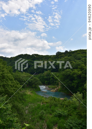東北 岩手県一関の 厳美渓 周辺の 風景 東北 岩手県一関の 厳美渓 周辺の 風景 94620990