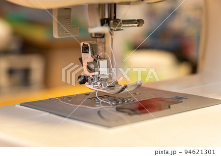 ミシンの針と押え金 94621301