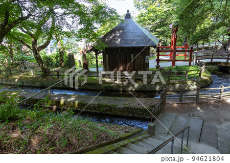 飯盛山の厳島神社境内 会津若松市 飯盛山の厳島神社境内 会津若松市 94621804